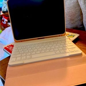 I-pad 10th generation 64 GB Silver